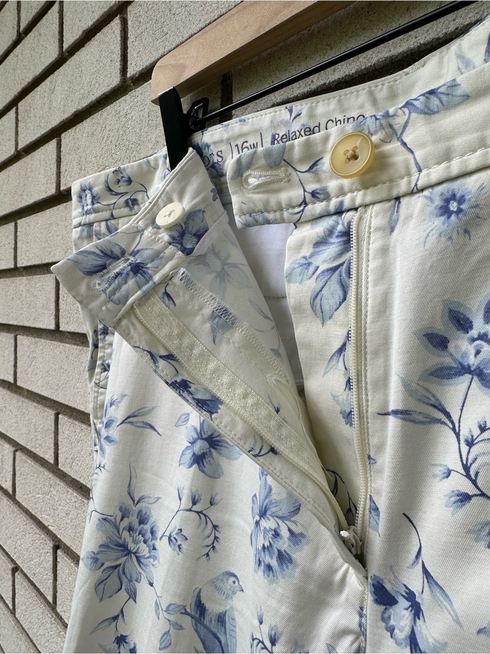 Talbots Blue Toile Floral Relaxed Chino Ankle Pants Cottagecore 16W Coastal - Picture 12 of 12